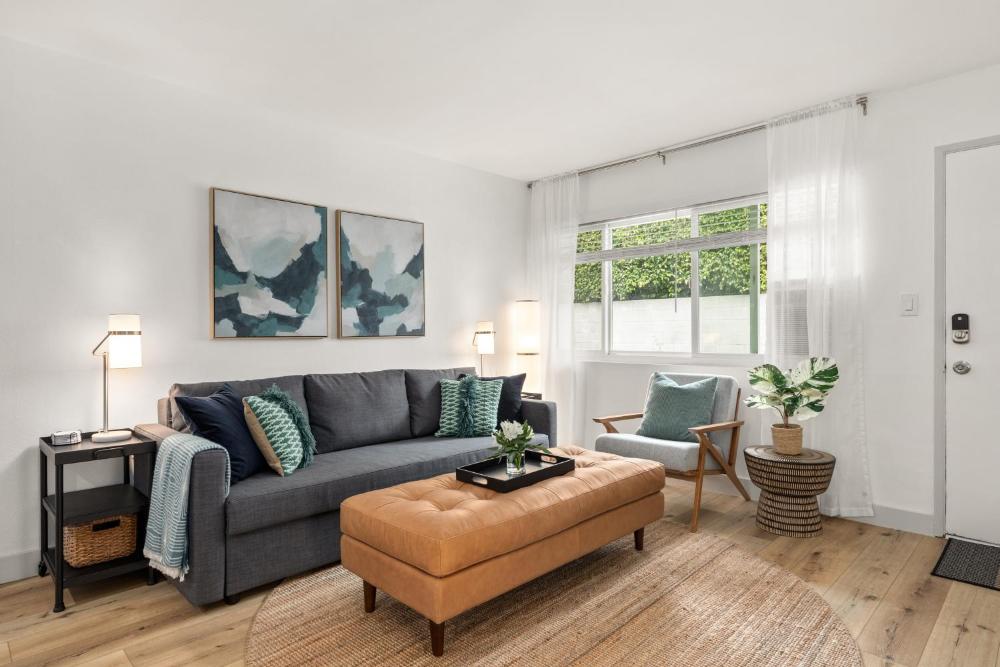Central Apartment in a Hip Walkable Neighborhood NRP23-01143